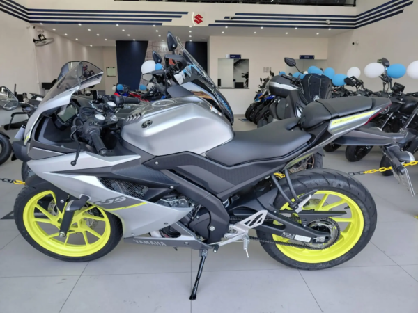Yamaha R15 Seminova Baixíssimo KM – 23/24