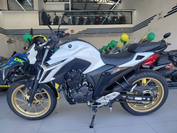Yamaha FZ25 Connected 2025: Seminova com apenas 51km rodados
