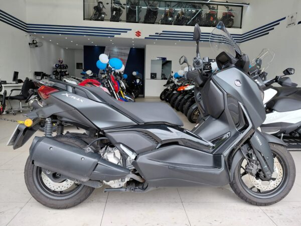 Yamaha XMAX 250 Connected 2025 – SEMINOVA
