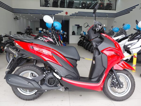 YAMAHA FLUO 125 HYBRID CONNECTED ABS – Seminova Baixo km